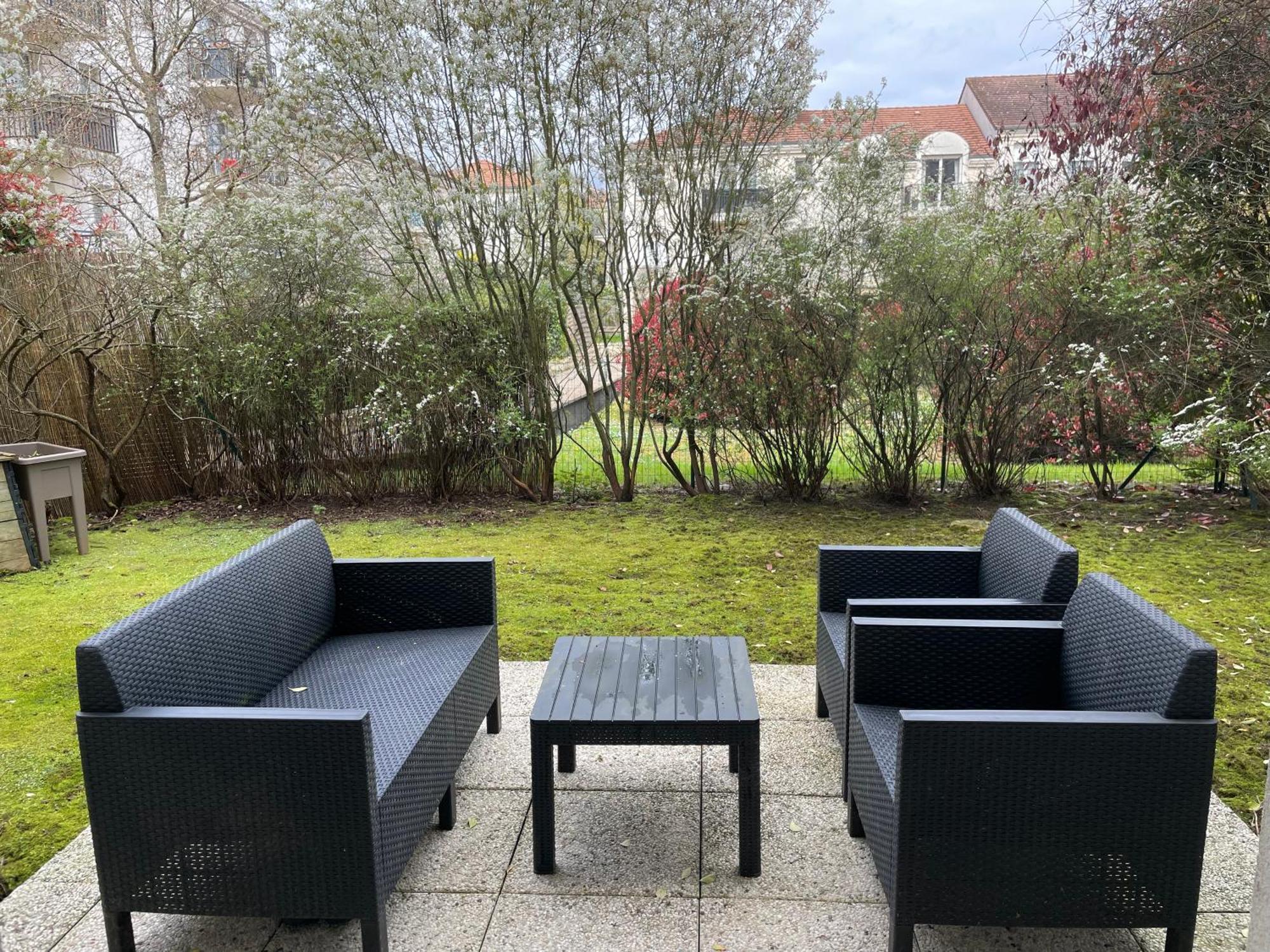 1 Bedroom With Garden, Train Station, Disneyland, Val D'Europe Bussy-Saint-Georges Dış mekan fotoğraf