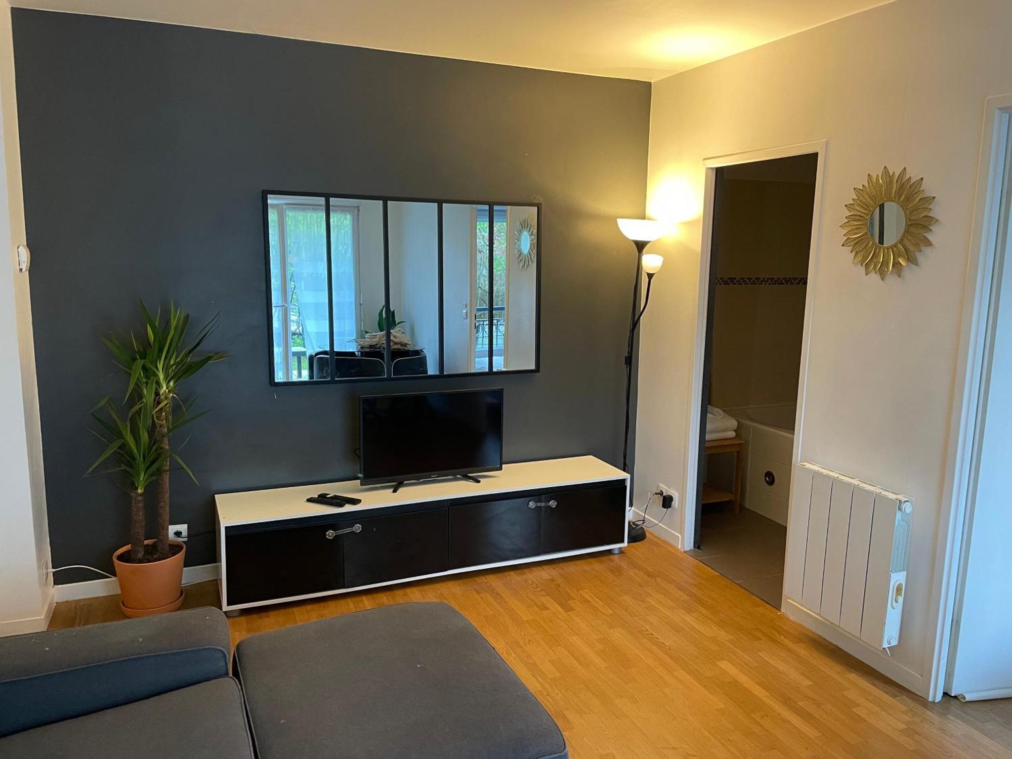 1 Bedroom With Garden, Train Station, Disneyland, Val D'Europe Bussy-Saint-Georges Dış mekan fotoğraf